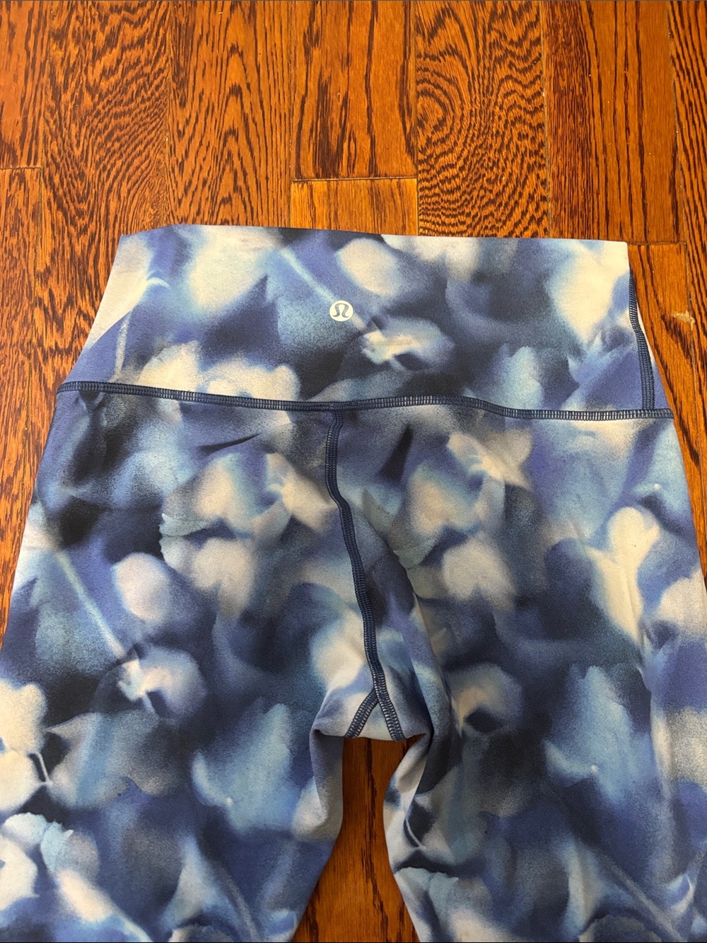 Lululemon Blue and white Leggings Women’s Size: 4 - Picture 3 of 4